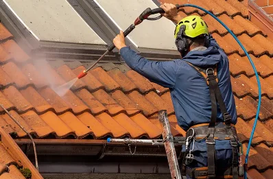 Démoussage et hydrofuge de toiture à Kerbors